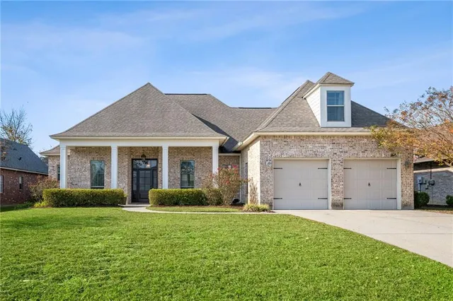 $624,900 | 483 Chateau Grimaldi, Mandeville, LA 70471