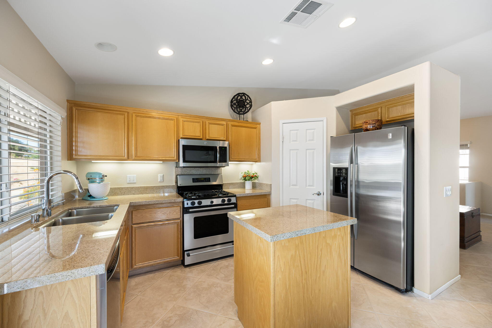 80559 Virginia Avenue Indio, CA 92201 - Photo 14 of 41 20-web-or-mls-KK_Virginia_0825_OPMG_020