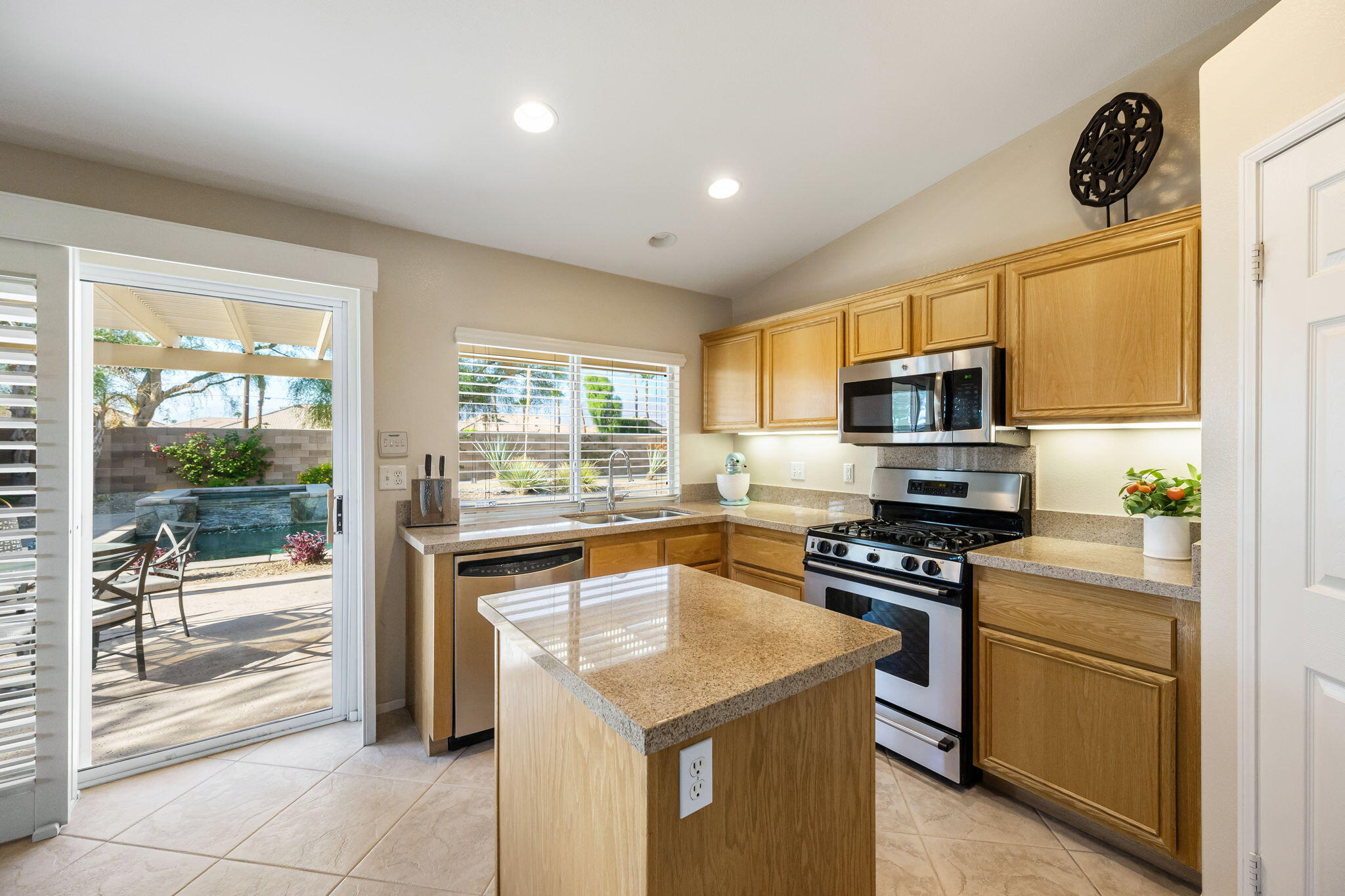 80559 Virginia Avenue Indio, CA 92201 - Photo 19 of 41 21-web-or-mls-KK_Virginia_0825_OPMG_021