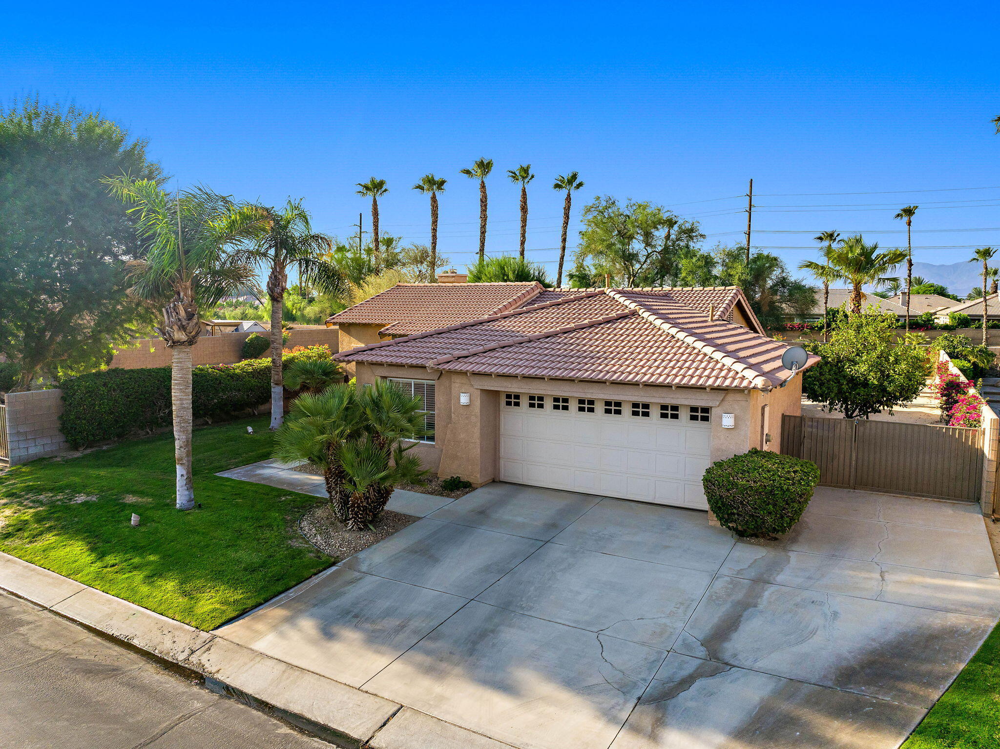 80559 Virginia Avenue Indio, CA 92201 - Photo 5 of 41 2-web-or-mls-KK_Virginia_0825_OPMG_002