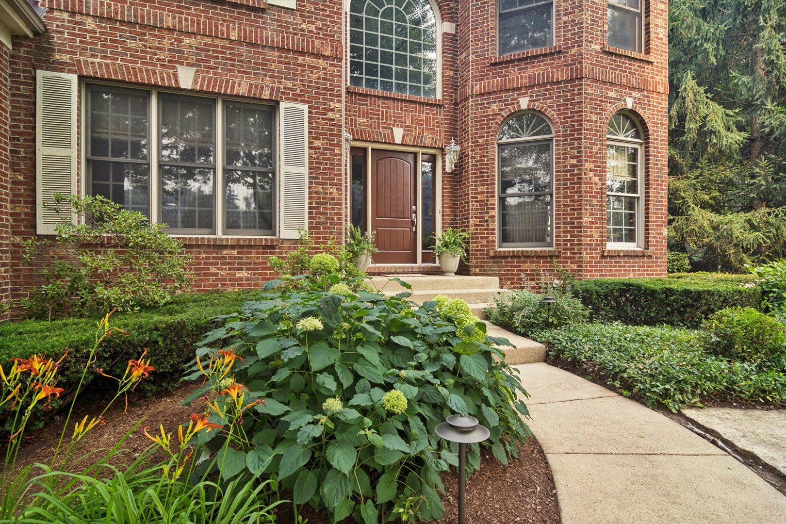 5617 Winding Road Crystal Lake, IL 60014 - Photo 5 of 53 Gallery Image 5