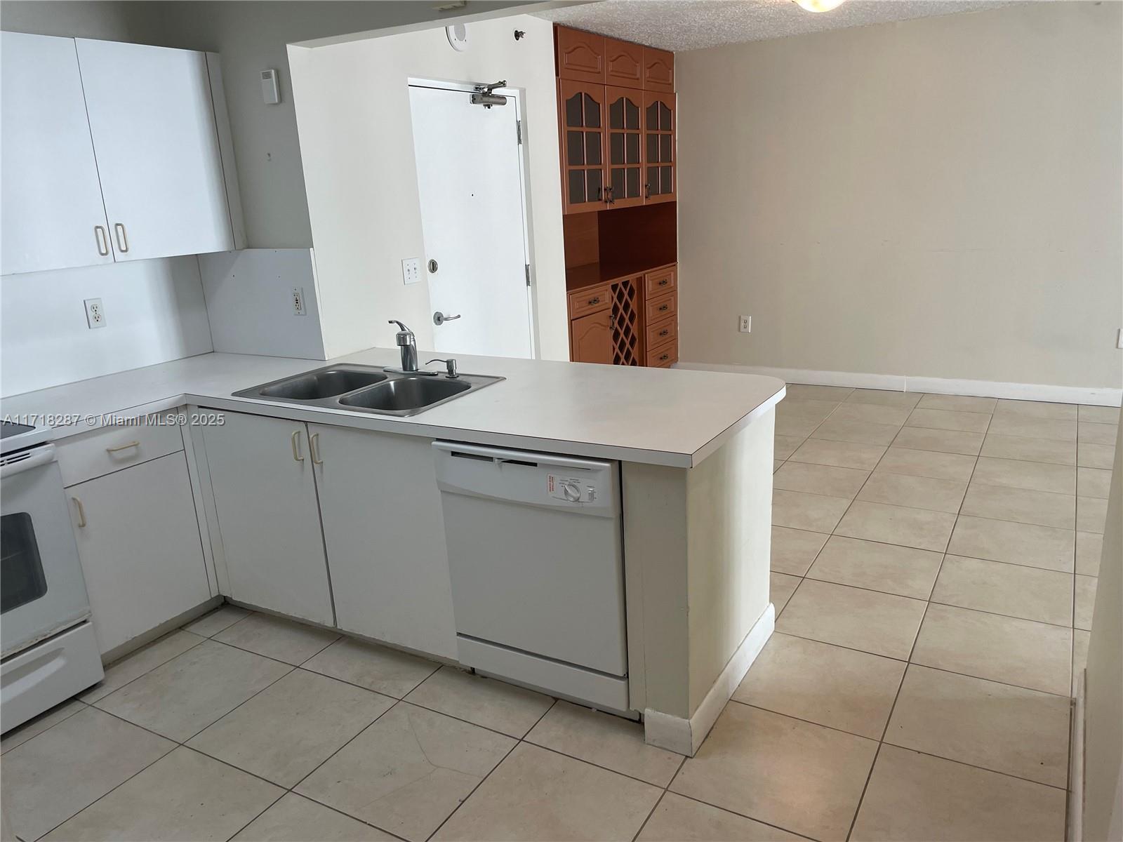 104 Southwest 9th Street, Unit 1106 Miami, FL 33130 - Photo 13 of 36 Gallery Image 13