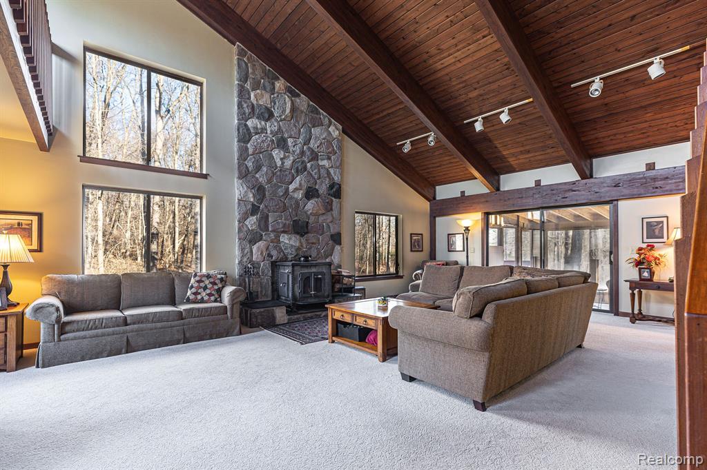 1960 East Gunn Road Rochester, MI 48306 - Photo 4 of 52 Gallery Image 4