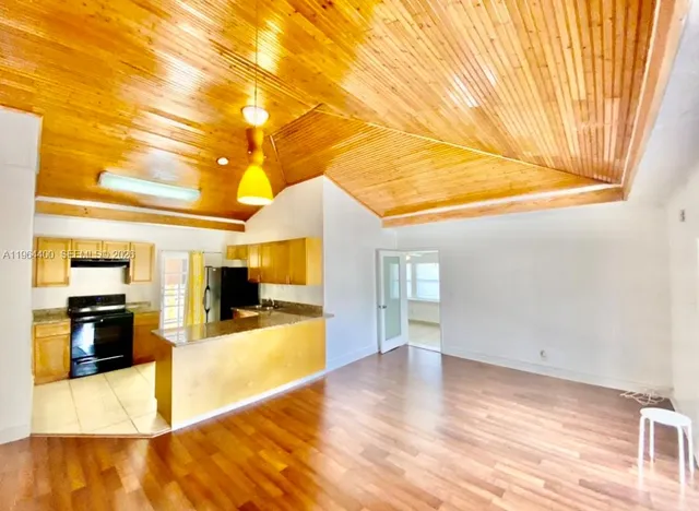 $2,999 | 2402 Northwest 42nd Street, Miami, FL 33142