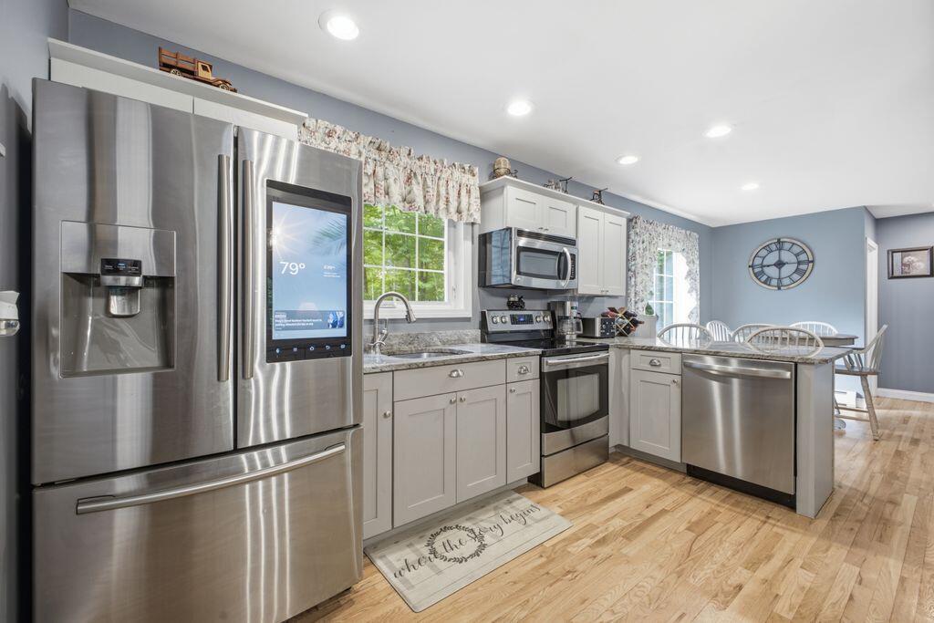 147 Spiller Hill Road Raymond, ME 04071 - Photo 11 of 44 11__V5A7805