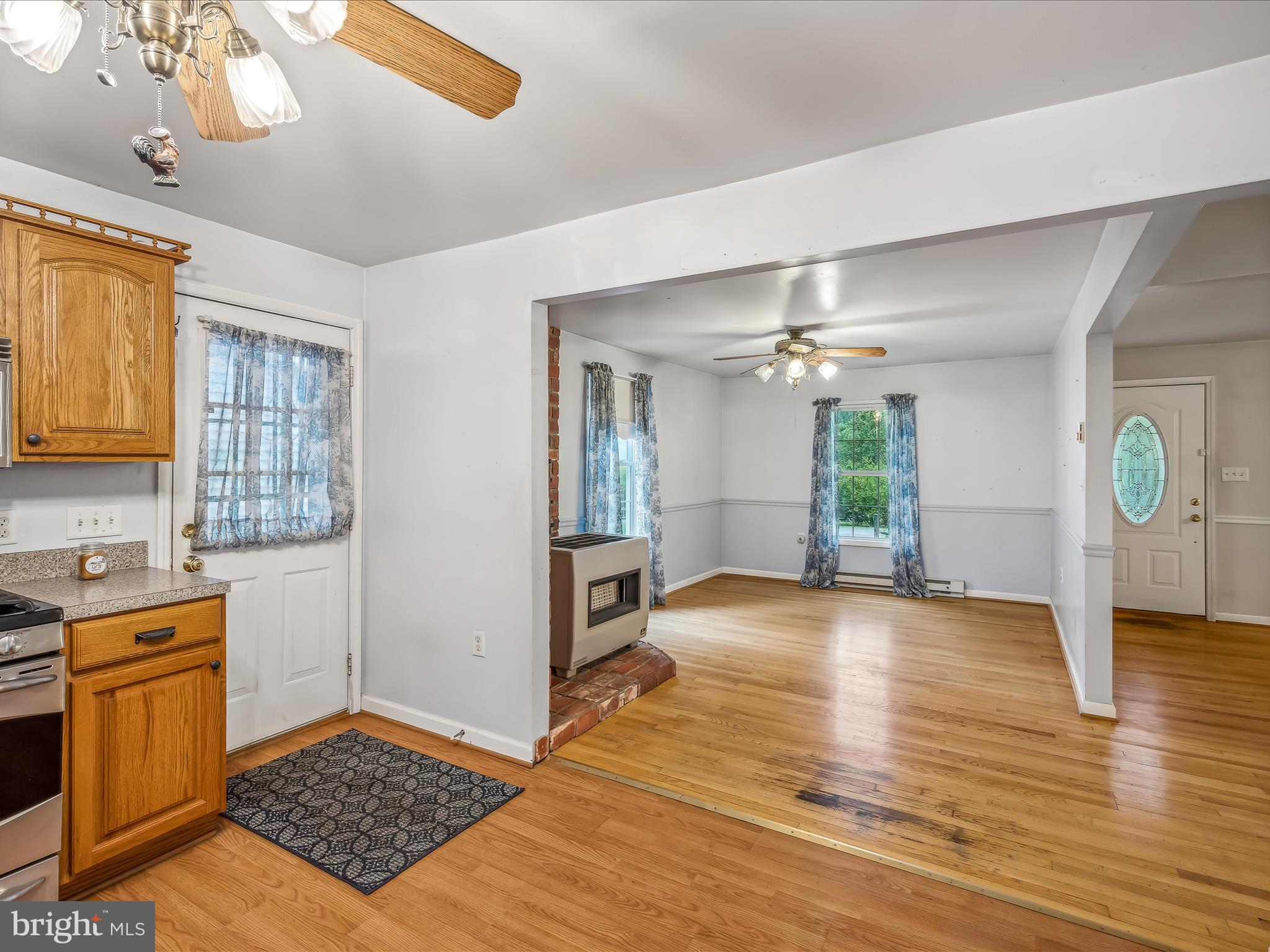 295 Co Rte 9/20 Hedgesville, WV 25427 - Photo 11 of 35 Kitchen & Dining