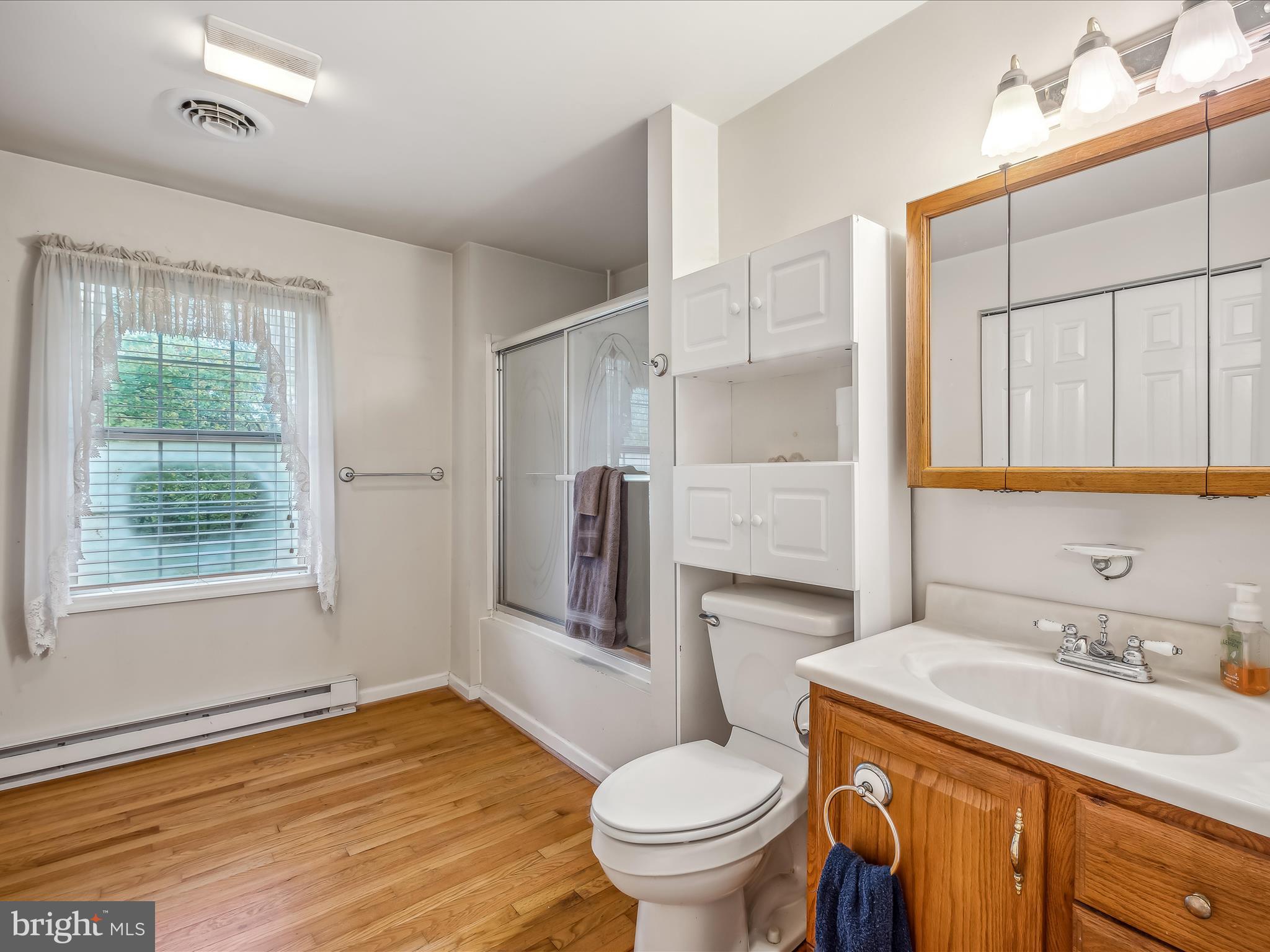 295 Co Rte 9/20 Hedgesville, WV 25427 - Photo 17 of 35 Bathroom