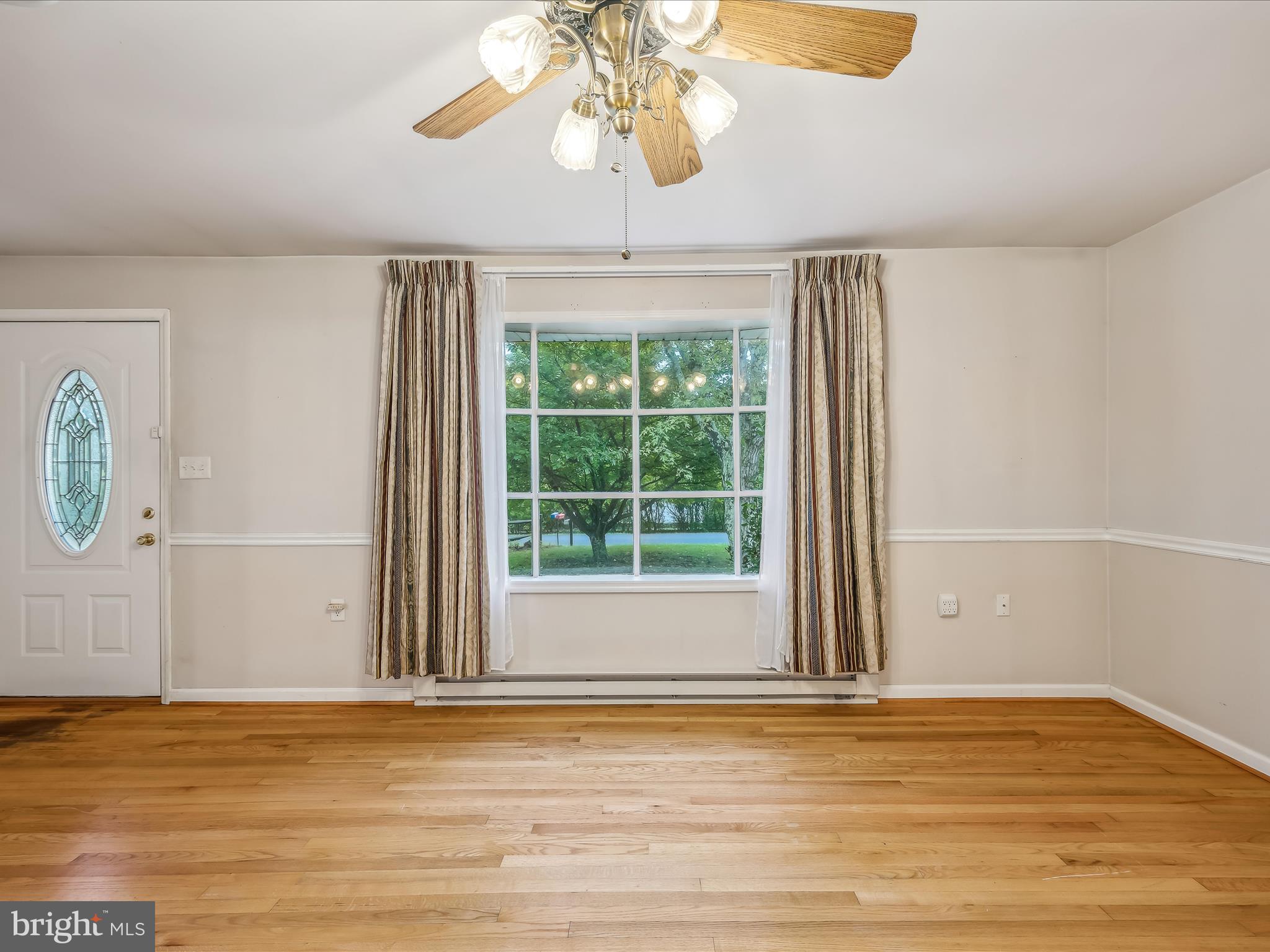 295 Co Rte 9/20 Hedgesville, WV 25427 - Photo 8 of 35 Living Room