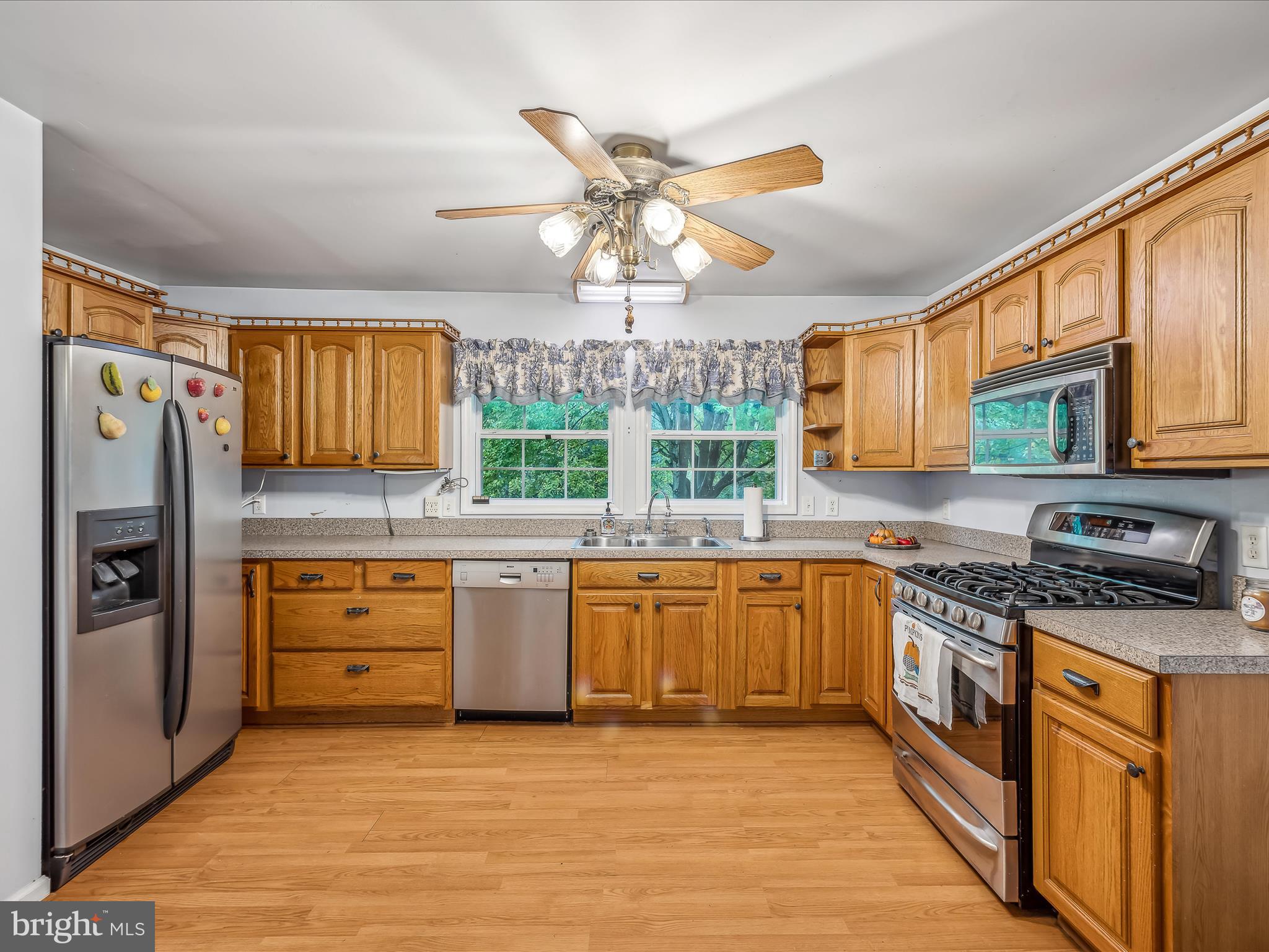 295 Co Rte 9/20 Hedgesville, WV 25427 - Photo 9 of 35 Kitchen