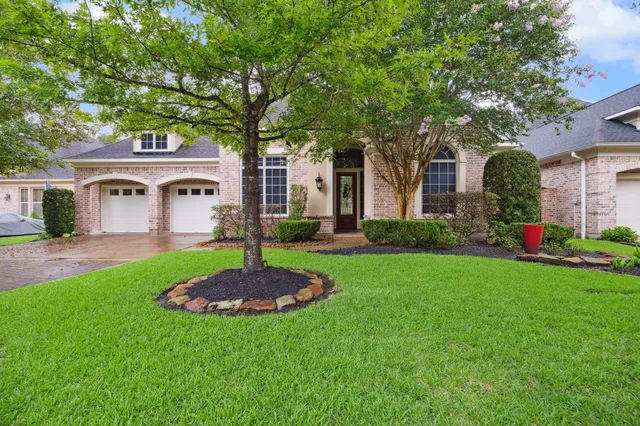 $589,000 | 5518 August Hill Drive, Kingwood, TX 77345