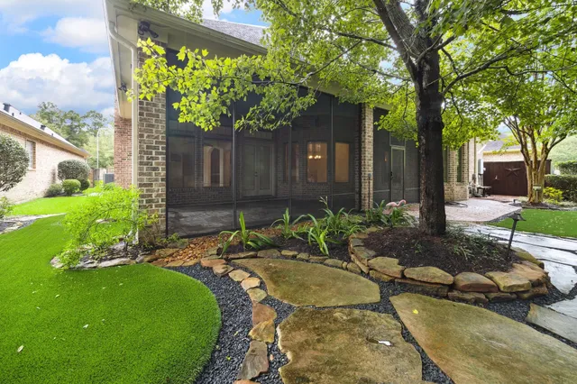 $589,000 | 5518 August Hill Drive, Kingwood, TX 77345