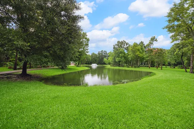 $589,000 | 5518 August Hill Drive, Kingwood, TX 77345