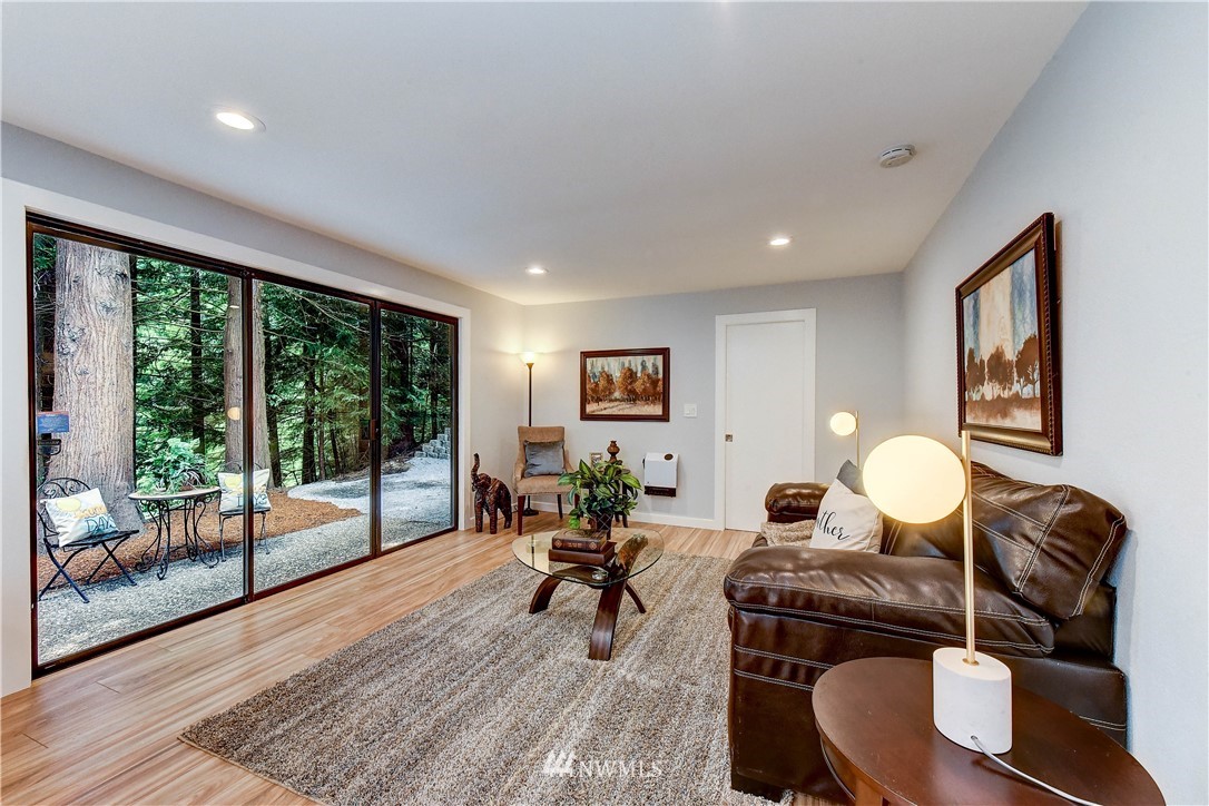 17322 Meadowdale Beach Road Edmonds, WA 98026 - Photo 11 of 26 Gallery Image 11