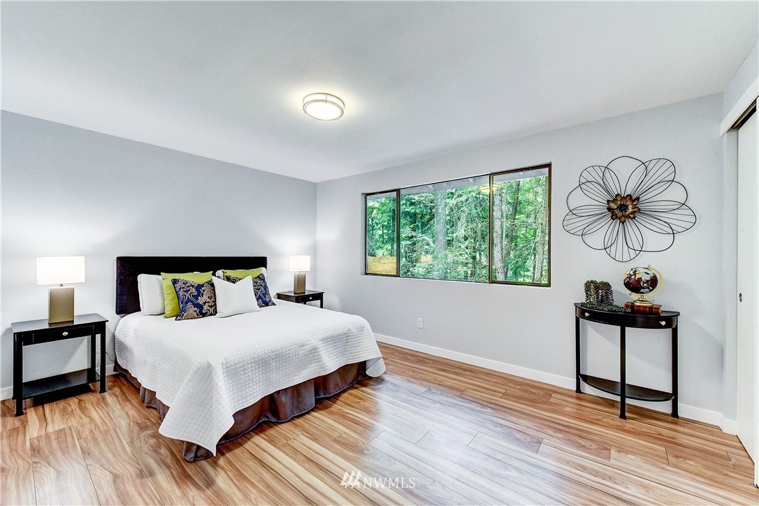 17322 Meadowdale Beach Road Edmonds, WA 98026 - Photo 12 of 26 Gallery Image 12