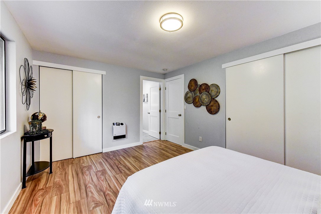 17322 Meadowdale Beach Road Edmonds, WA 98026 - Photo 13 of 26 Gallery Image 13