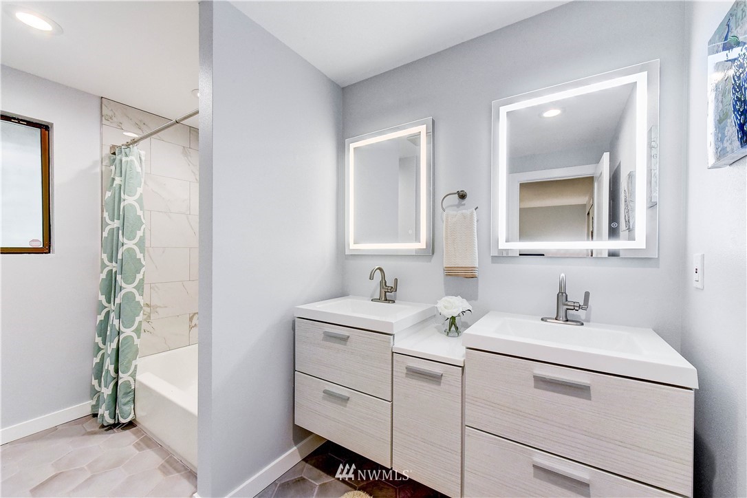 17322 Meadowdale Beach Road Edmonds, WA 98026 - Photo 14 of 26 Gallery Image 14