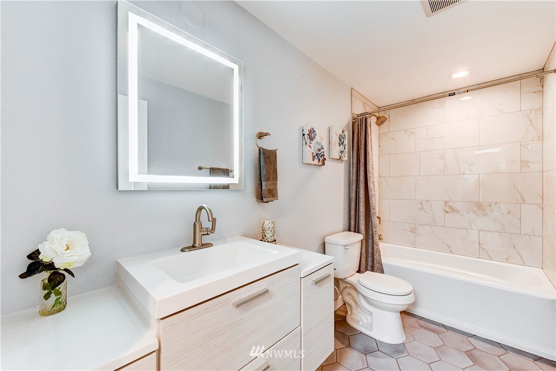 17322 Meadowdale Beach Road Edmonds, WA 98026 - Photo 16 of 26 Gallery Image 16