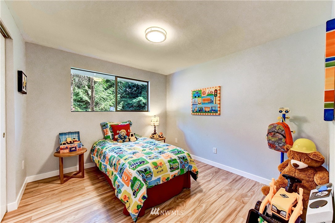 17322 Meadowdale Beach Road Edmonds, WA 98026 - Photo 17 of 26 Gallery Image 17