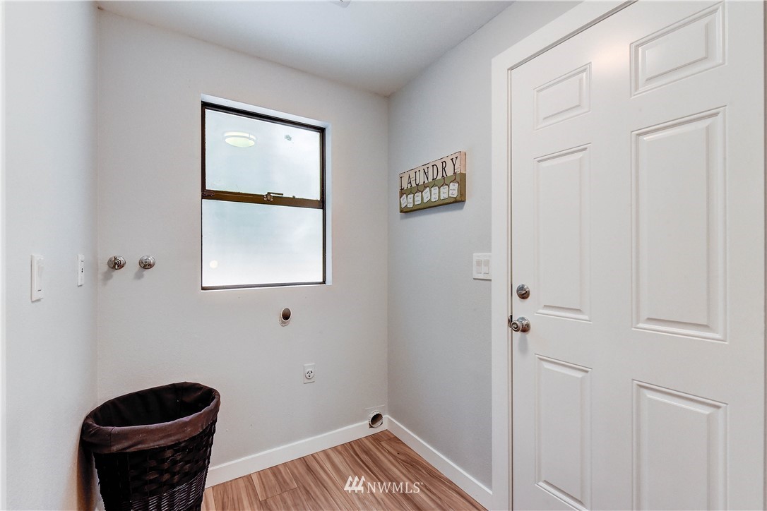 17322 Meadowdale Beach Road Edmonds, WA 98026 - Photo 19 of 26 Gallery Image 19