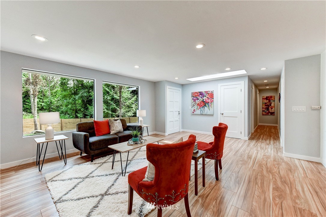 17322 Meadowdale Beach Road Edmonds, WA 98026 - Photo 3 of 26 Gallery Image 3