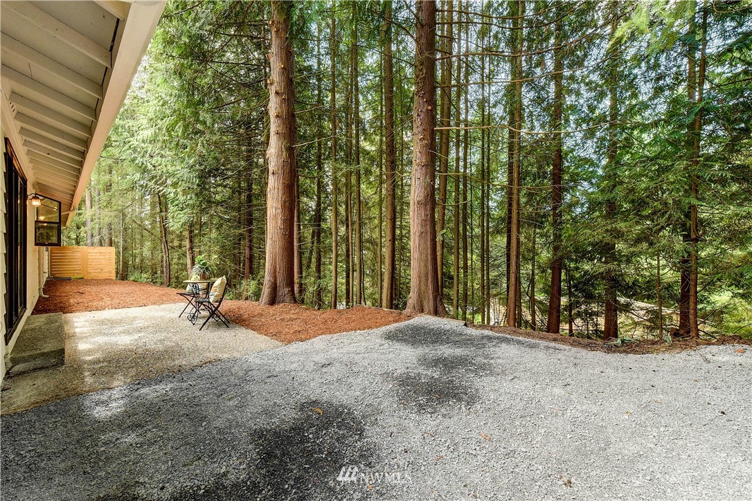 17322 Meadowdale Beach Road Edmonds, WA 98026 - Photo 24 of 26 Gallery Image 24
