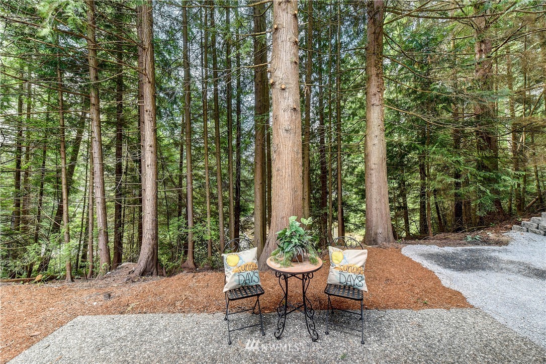 17322 Meadowdale Beach Road Edmonds, WA 98026 - Photo 25 of 26 Gallery Image 25