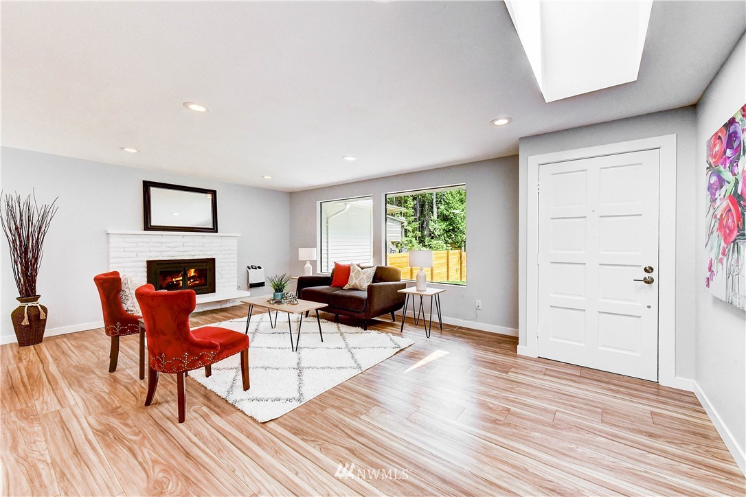 17322 Meadowdale Beach Road Edmonds, WA 98026 - Photo 4 of 26 Gallery Image 4