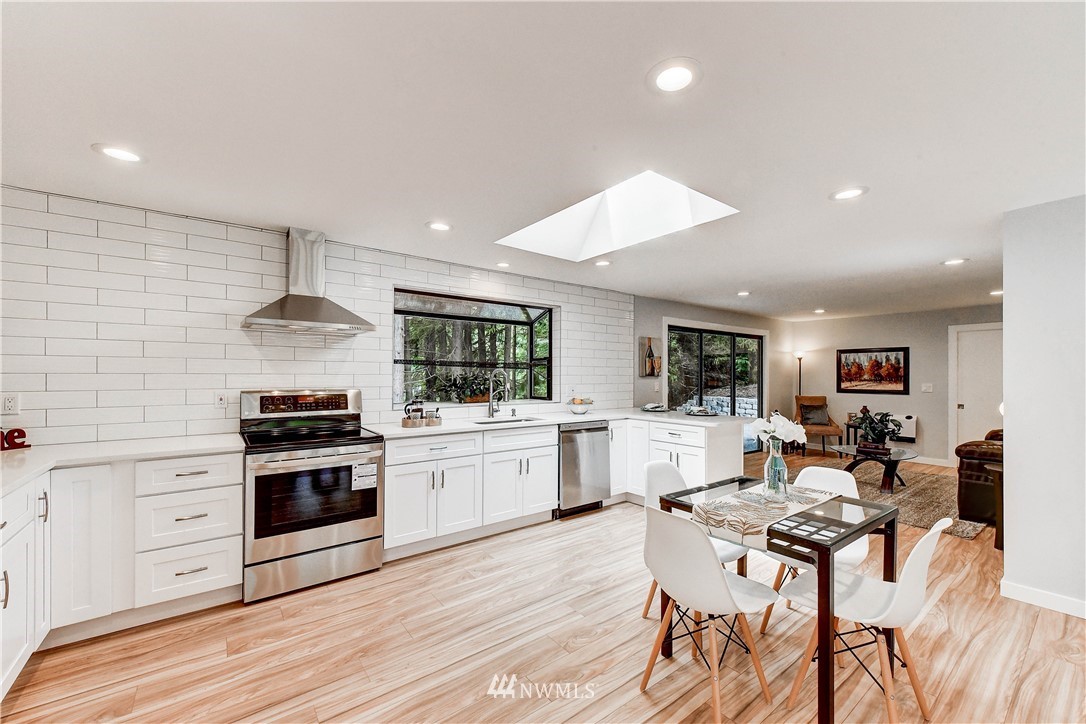17322 Meadowdale Beach Road Edmonds, WA 98026 - Photo 9 of 26 Gallery Image 9