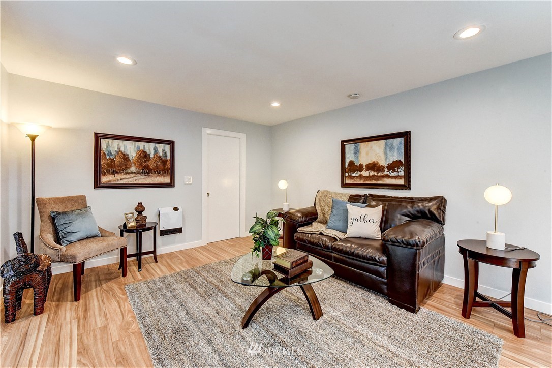 17322 Meadowdale Beach Road Edmonds, WA 98026 - Photo 10 of 26 Gallery Image 10