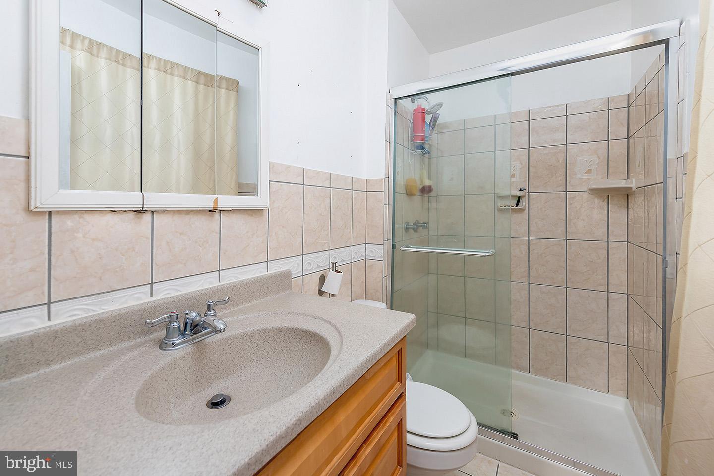 527 Boundary Road Pitman, NJ 08071 - Photo 18 of 21 Private primary bath