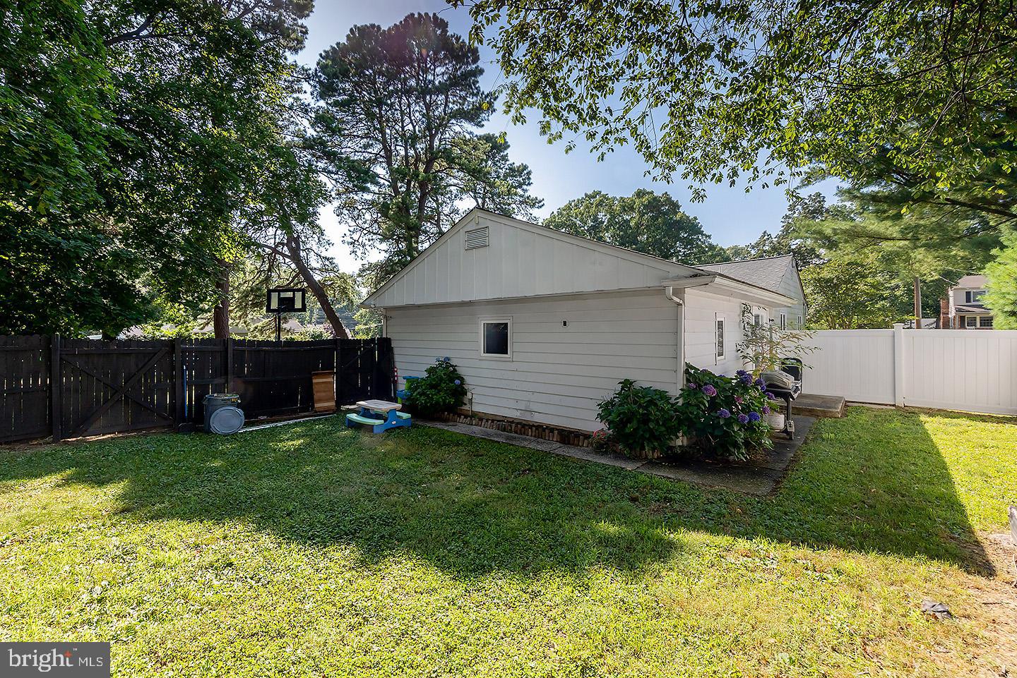 527 Boundary Road Pitman, NJ 08071 - Photo 7 of 21 Shed