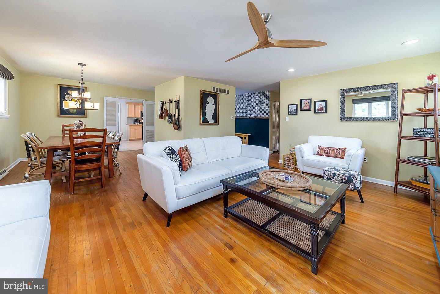 527 Boundary Road Pitman, NJ 08071 - Photo 9 of 21 Living room/dining room combo!