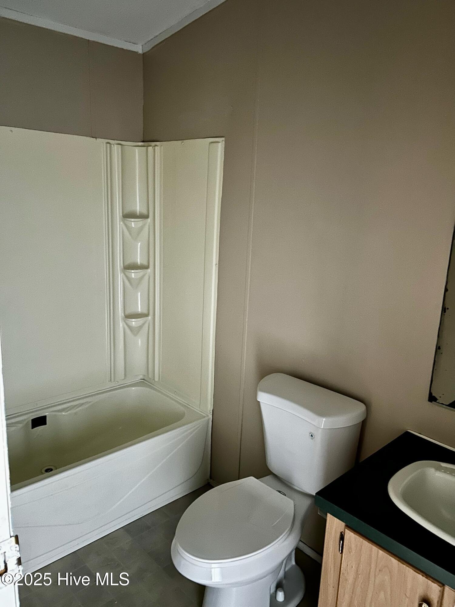 231 Church Street Rockingham, NC 28379 - Photo 14 of 20 bathroom