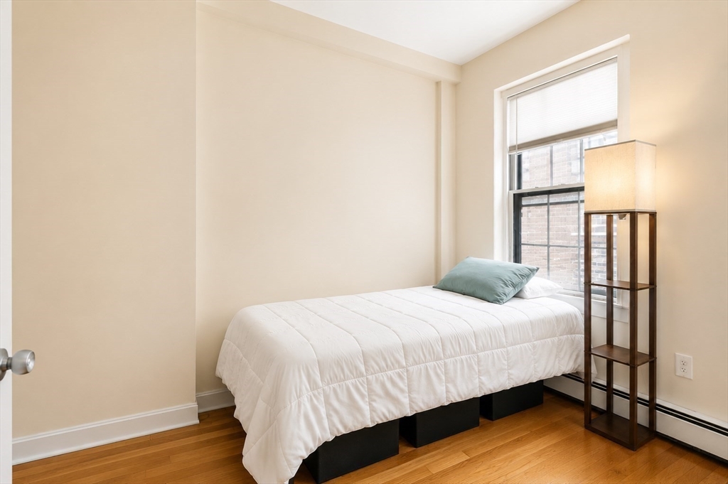 28 Phillips Street, Unit 1 Boston, MA 02114 - Photo 10 of 12
