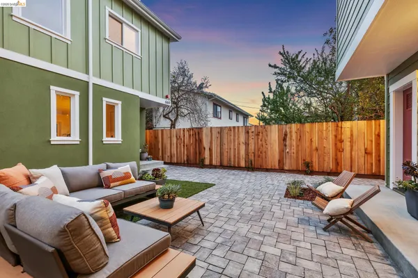 $1,750,000 | 667 Alcatraz Avenue, Oakland, CA 94609