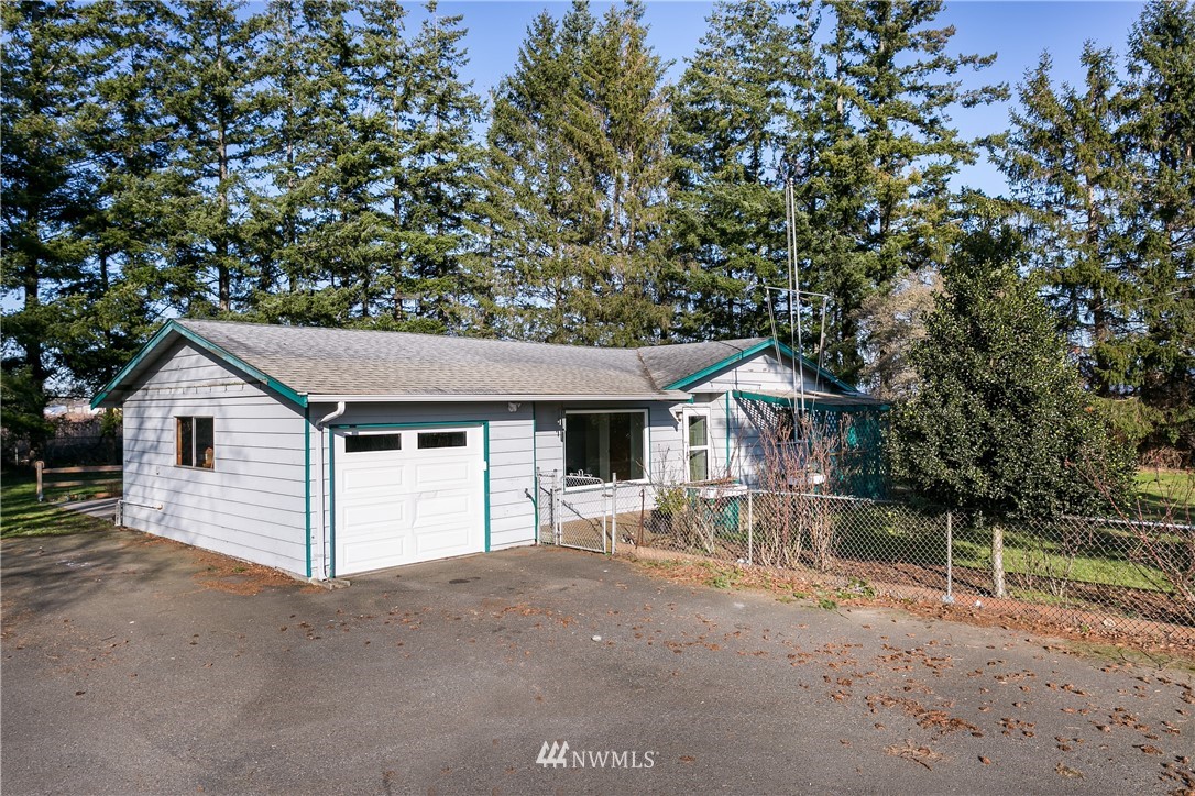 744 West Axton Road Bellingham, WA 98226 - Photo 2 of 23