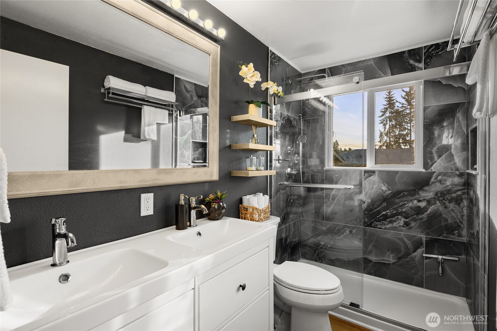 4515 Northeast 17th Place Renton, WA 98059 - Photo 18 of 34