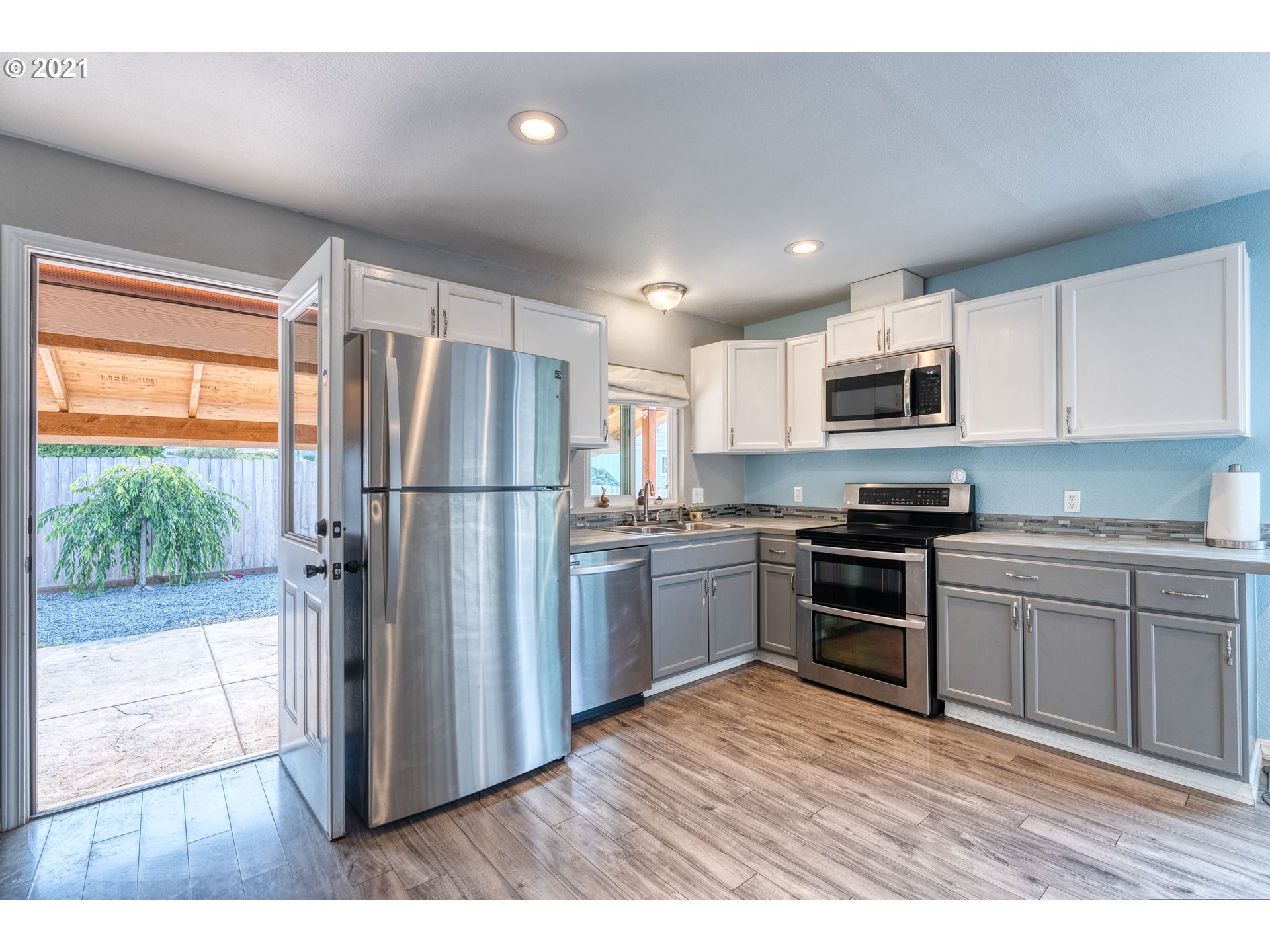 386 Tanbark Road Brookings, OR 97415 - Photo 7 of 15 Gallery Image 7