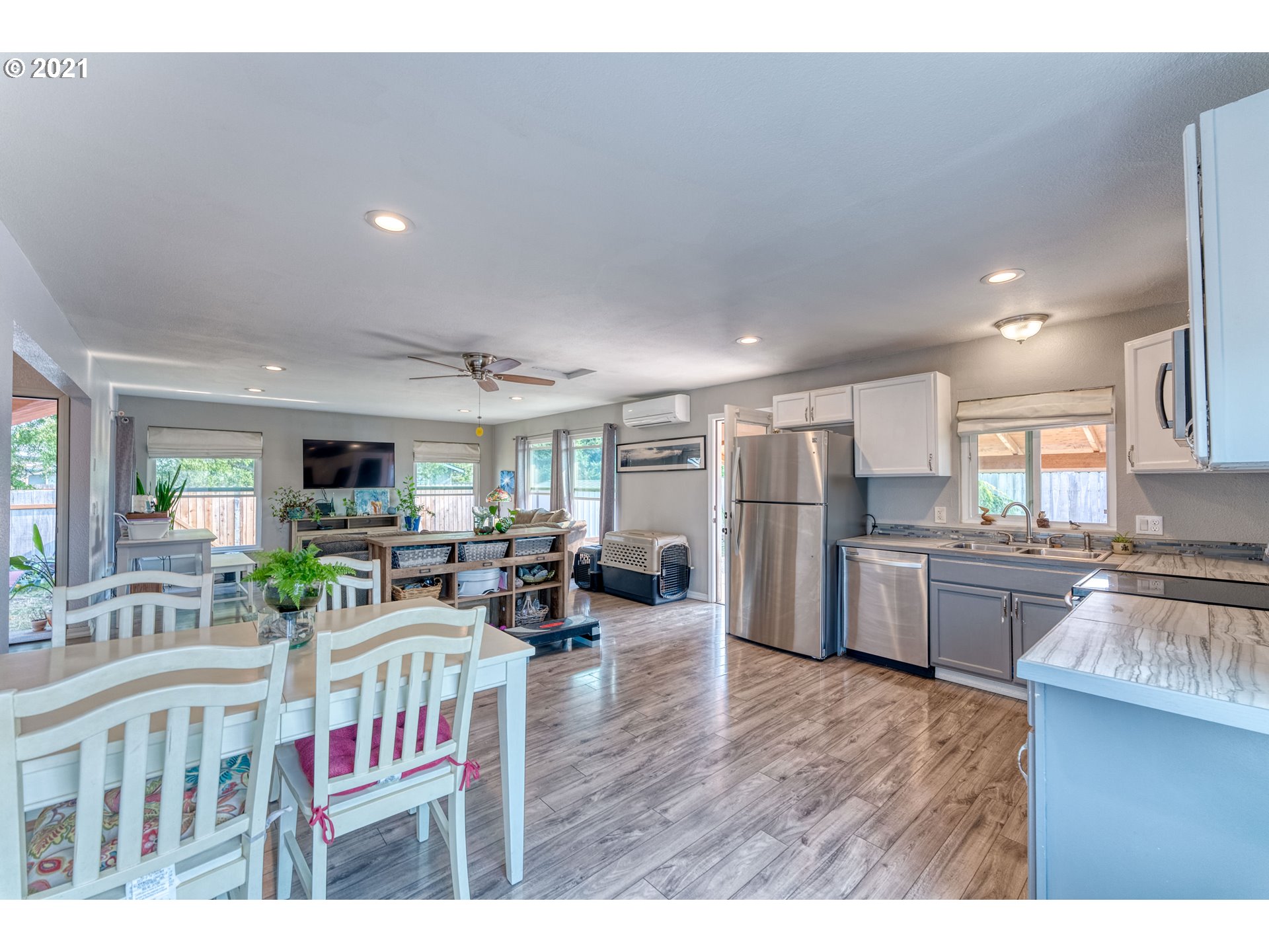 386 Tanbark Road Brookings, OR 97415 - Photo 8 of 15 Gallery Image 8