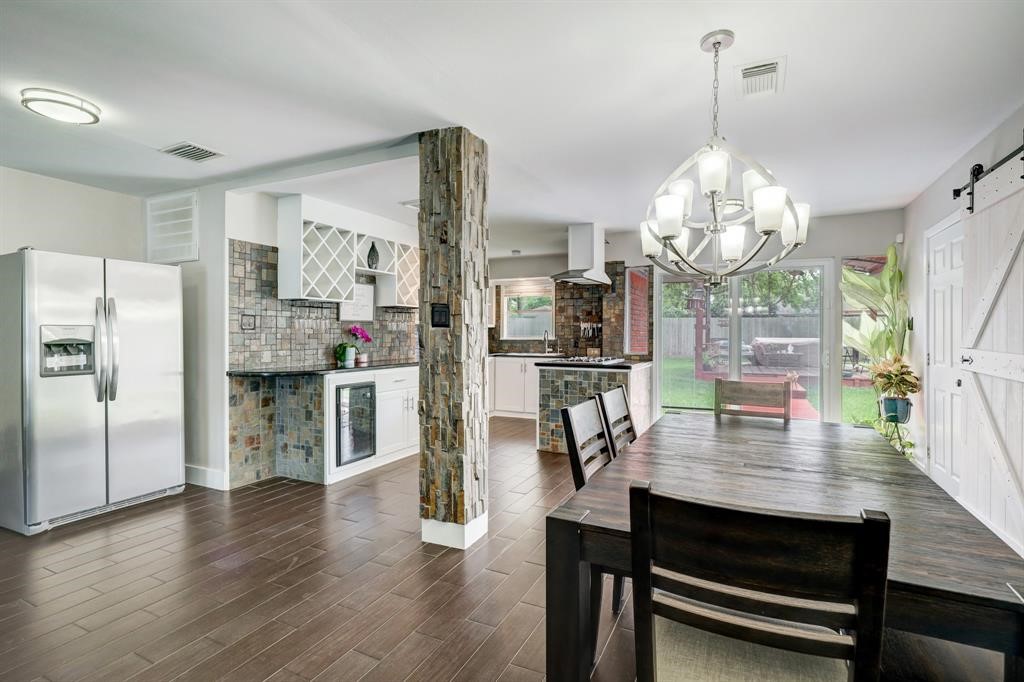 6837 Concho Street Houston, TX 77074 - Photo 6 of 16