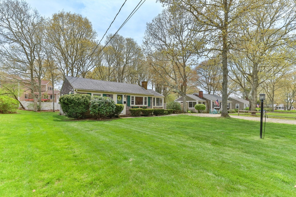 15 Squanto Road Yarmouth, MA 02664 - Photo 4 of 32
