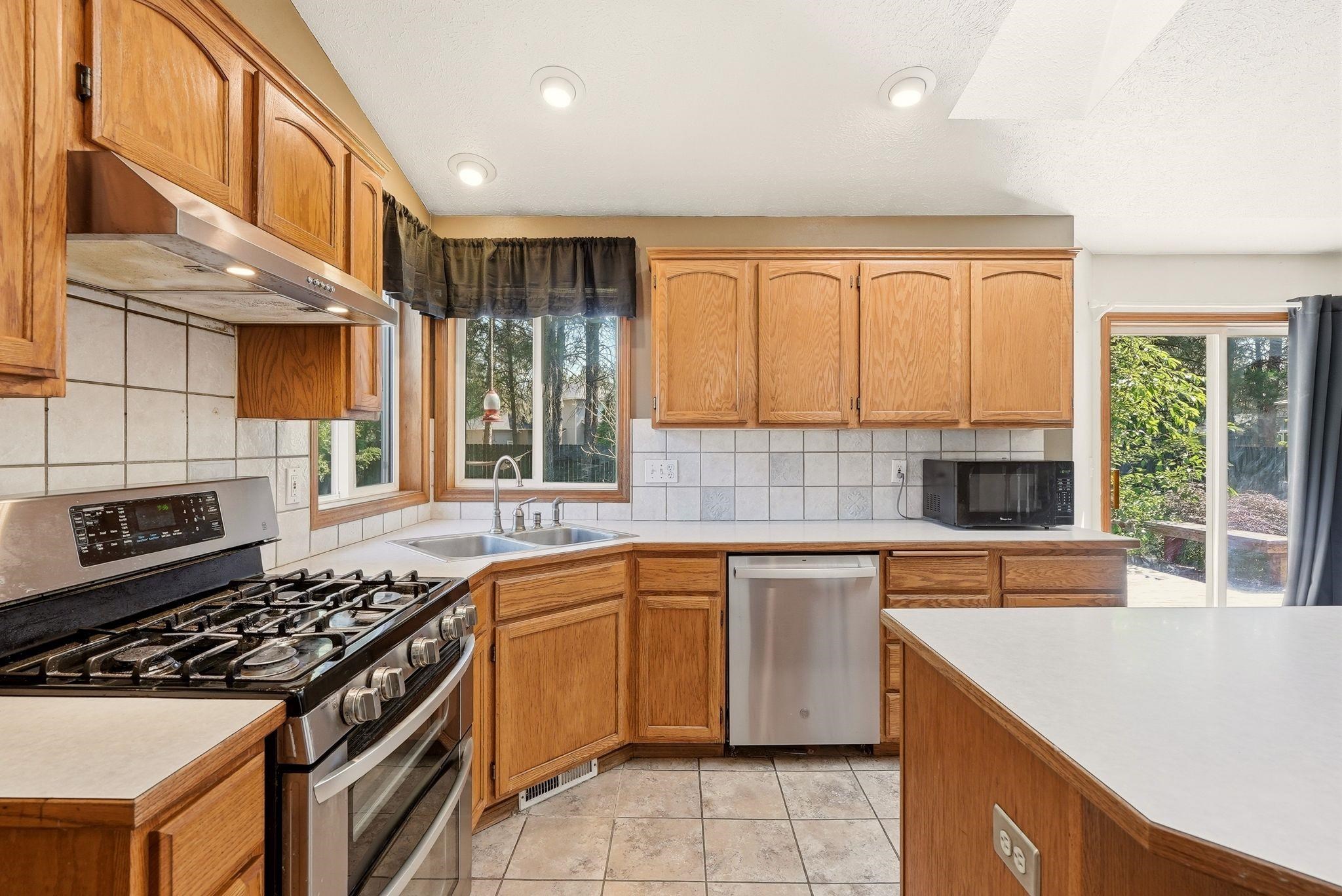 4417 East Woodglen Road Mead, WA 99021 - Photo 12 of 47