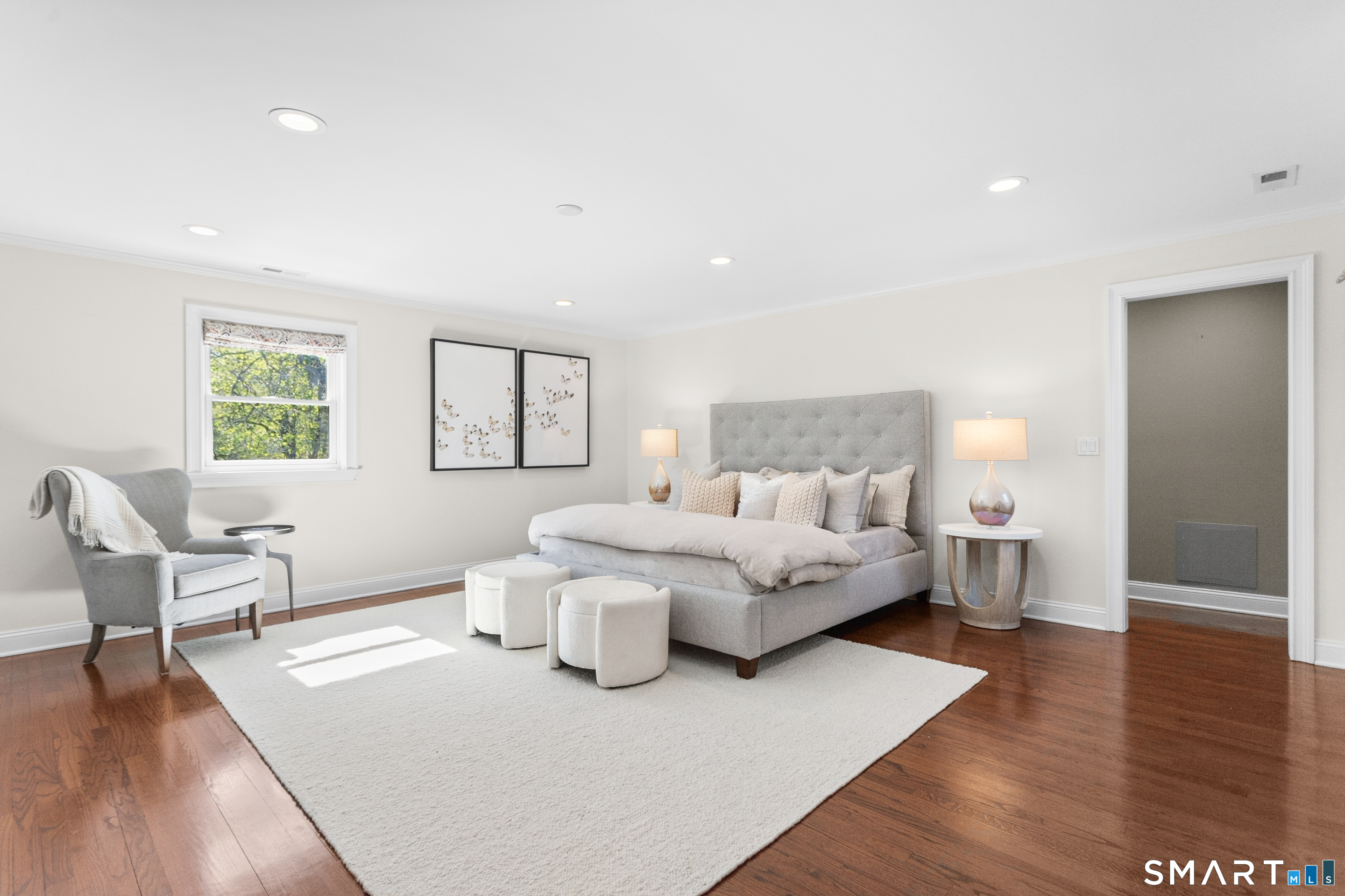 24 Burr School Road Westport, CT 06880 - Photo 23 of 40 Welcome to the grand Primary Suite