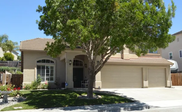 $899,000 | 1121 Cypress Street, Hollister, CA 95023