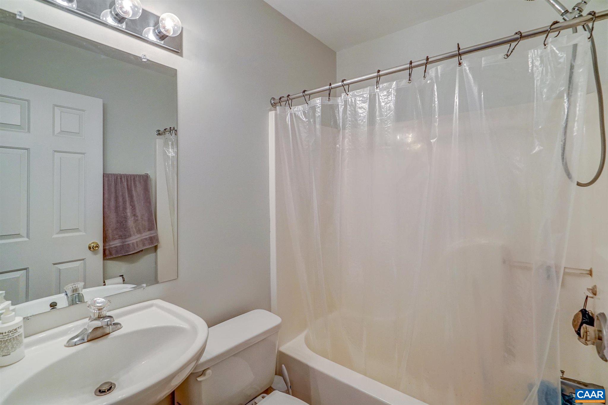 1105 Druid Avenue, Unit R Charlottesville, VA 22902 - Photo 20 of 47 Gallery Image 20