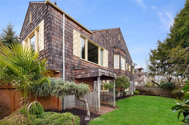 $875,000 | 2362 West Howe Street, Seattle, WA 98199