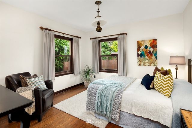 $875,000 | 2362 West Howe Street, Seattle, WA 98199