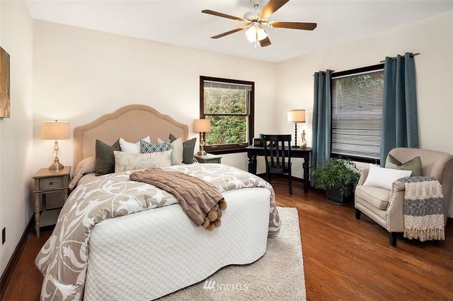 $875,000 | 2362 West Howe Street, Seattle, WA 98199