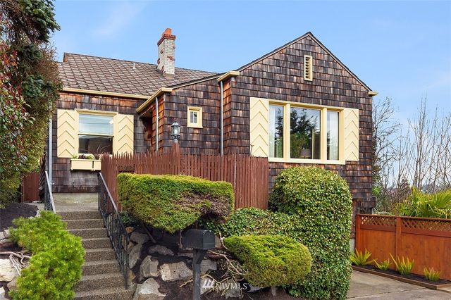 $875,000 | 2362 West Howe Street, Seattle, WA 98199