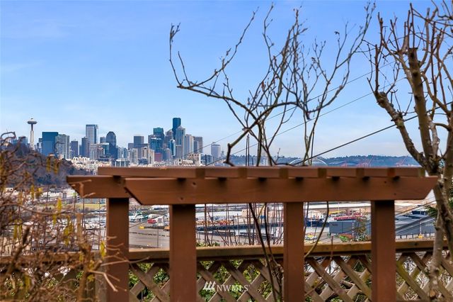 $875,000 | 2362 West Howe Street, Seattle, WA 98199
